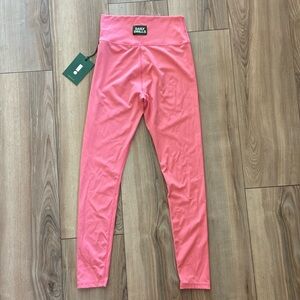 NWT Daily Drills Pink Cheeks Go! Leggings size Medium